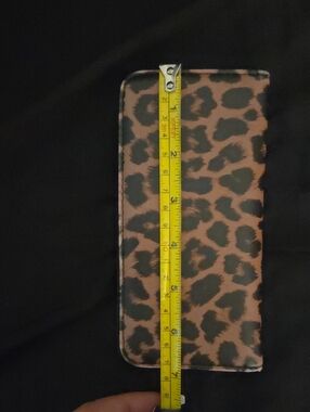 Leopard Print Phone Wallet - Brown